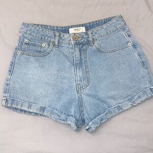 Forever 21 shorts lightly washed cleaning out my closet